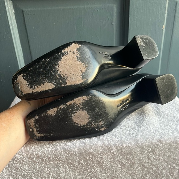 Salvatore Ferragamo Leather Bow Accents Pumps, Size 9 - Picture 3 of 5